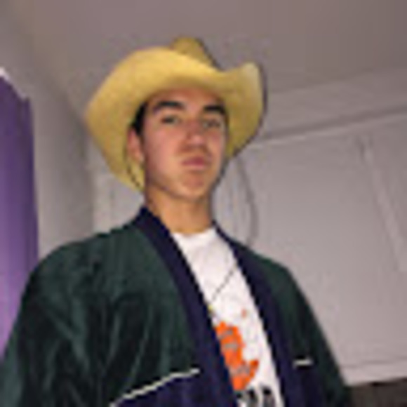 Meet your Posher, Dorian - Picture 1 of 1